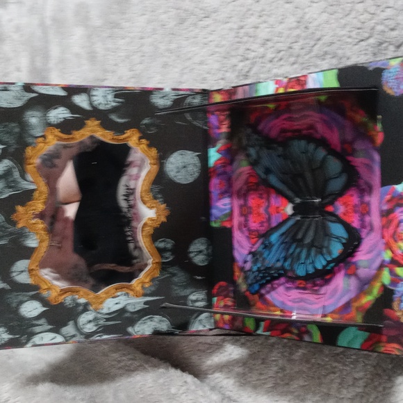 Bnwt!!Urban decay Alice through the looking glass ultimate set 💜🎸 - Picture 10 of 16